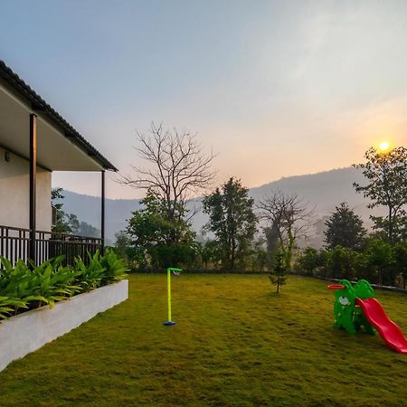 Saffronstays Turquoise Maison, Karjat Exteriér fotografie