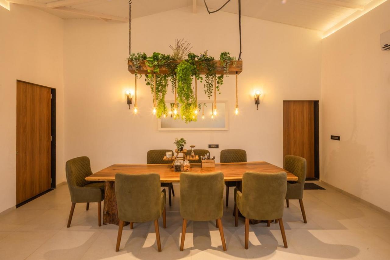 Saffronstays Turquoise Maison, Karjat Exteriér fotografie