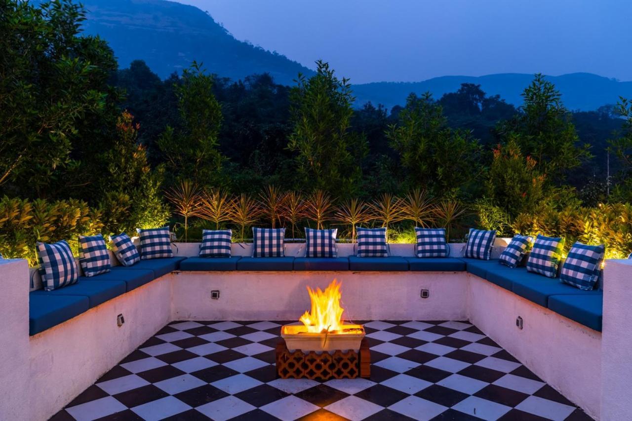 Saffronstays Turquoise Maison, Karjat Exteriér fotografie