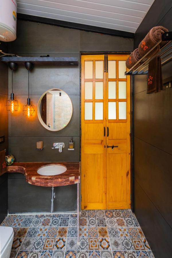 Saffronstays Turquoise Maison, Karjat Exteriér fotografie