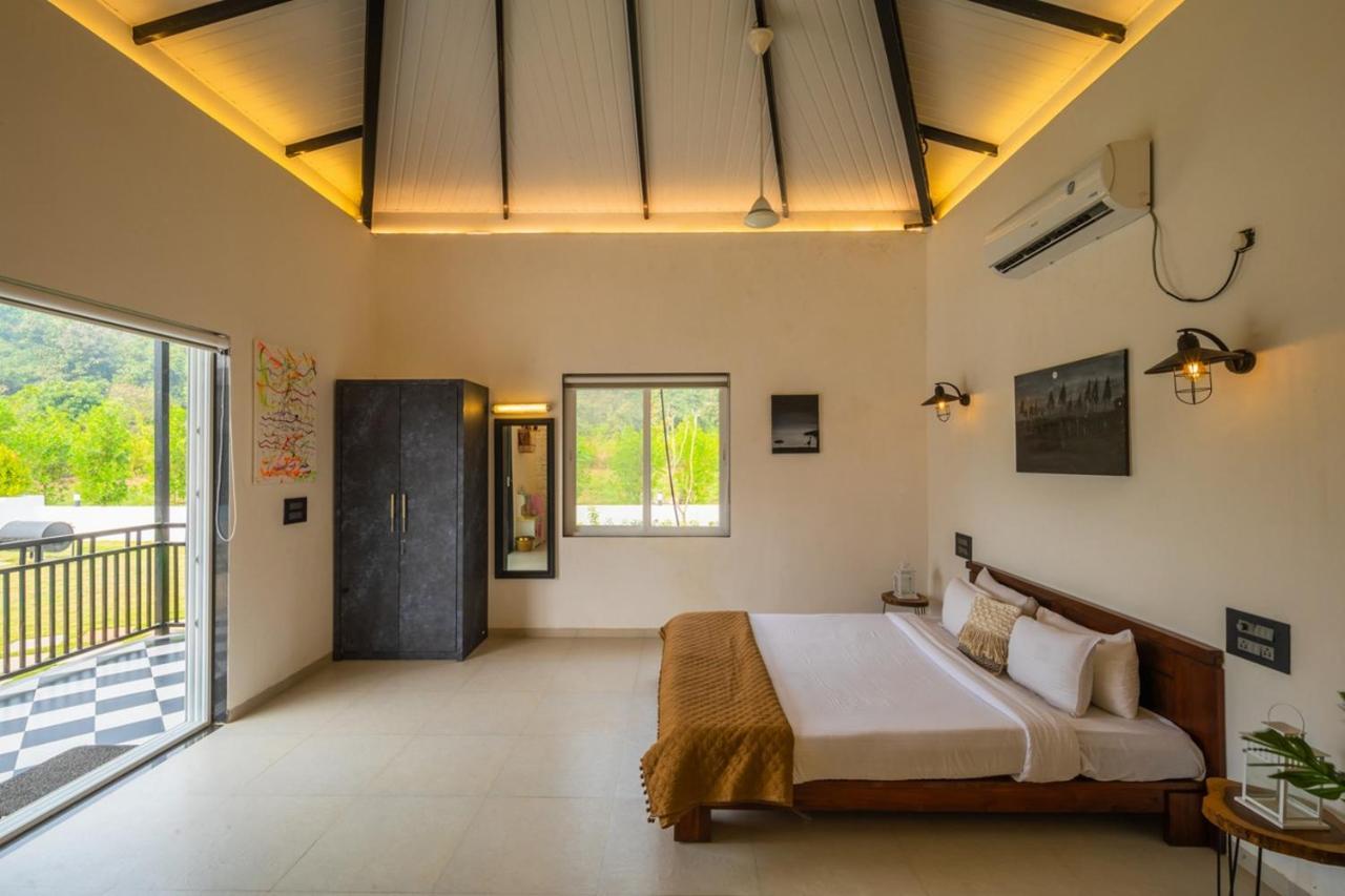 Saffronstays Turquoise Maison, Karjat Exteriér fotografie
