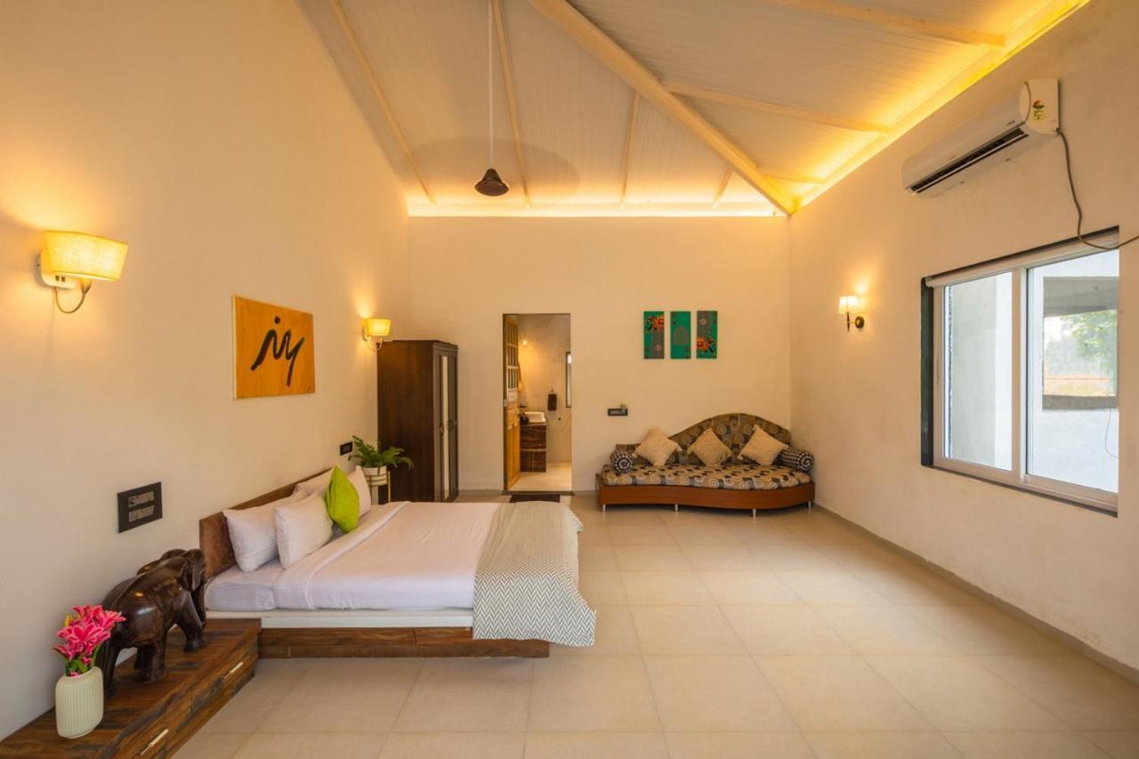 Saffronstays Turquoise Maison, Karjat Exteriér fotografie