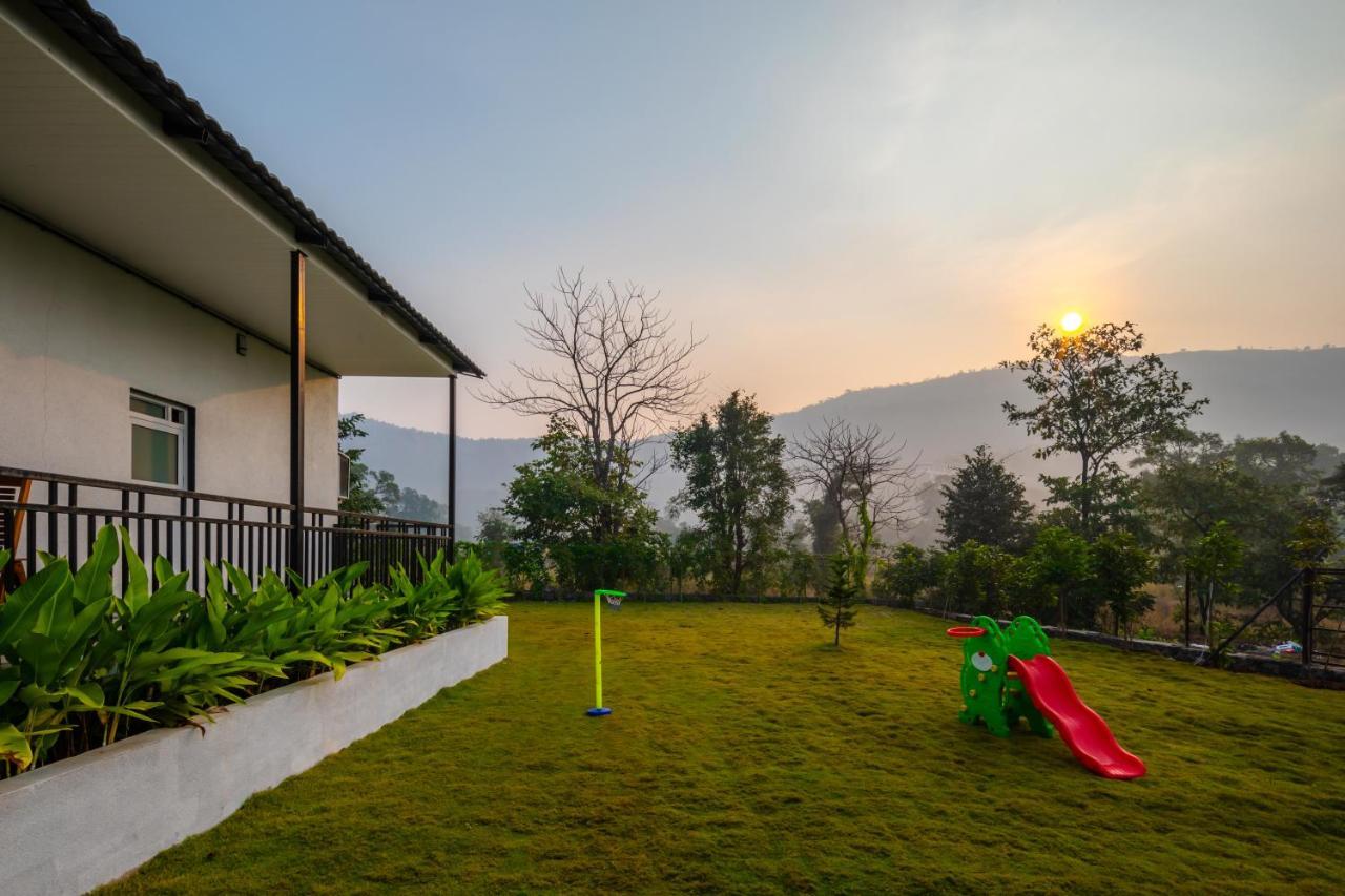 Saffronstays Turquoise Maison, Karjat Exteriér fotografie